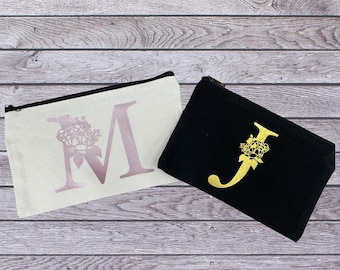 Gepersonaliseerde Floral Monogram Cosmetic Bag | Bruidsmeisje cadeau | Kousvuller | Gepersonaliseerde make-up tas | Gepersonaliseerde leraar cadeau