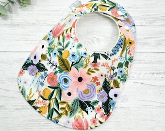 Babero floral para bebé: forro polar de algodón orgánico hecho a mano