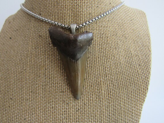 COLLANA DENTI DI Squalo Gigante Surf Planet Da Spiaggia Anni '90 Nuova