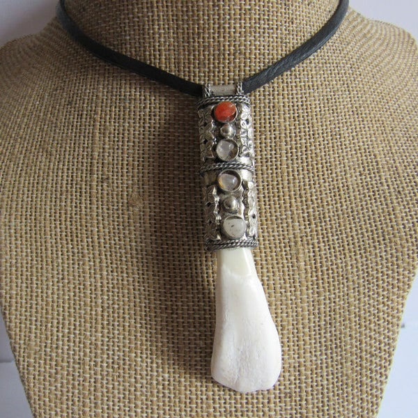 Buffalo Tooth Pendant Animal Tooth Necklace Tribal Spirit Animal Jewelry N4444