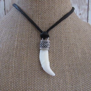 ネックレス・ペンダント a-58 Buffalo Teeth / Wild life Necklace il_fullxfull.5924681833_3r97.jpg