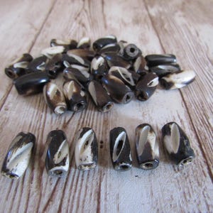 Cuentas de hueso de búfalo tallado en dos tonos, cuentas de pipa para el cabello, joyería, artesanías tribales, joyería