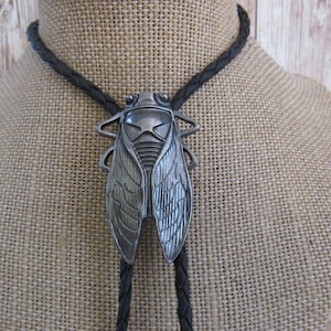 Cicada Bolo Tie Bug Insect Necklace Wedding Western Necktie Jewelry N5091