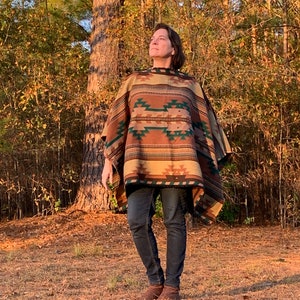 Traditional Woven Fabric Poncho in Native American Pattern ReversibleTans Brown Mauve Emerald Green image 6