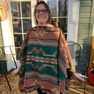 Traditional Woven Fabric Poncho in Native American Pattern ReversibleTans Brown Mauve Emerald Green image 3