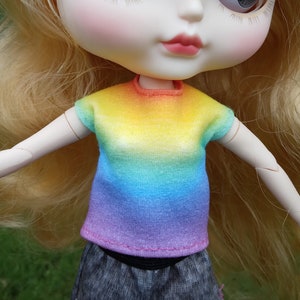 T shirt for Blythe and Petite Sized Dolls - Rainbow Wash Print - Super Cute Blythe Clothes
