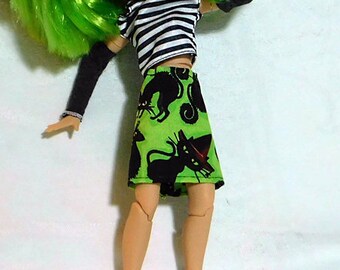 Halloween Blythe and Pullip Sized Black Cat Skirt - Black and Green Skirt - Adorable Goth Clothing - Super Cute Blythe Clothes