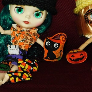 Leuke Halloween Kussens - Zwarte Kat, Vleermuis, Geesten, Candy Corn en Jack-o-Lantaarns - Blythe Sized Halloween Home Decor