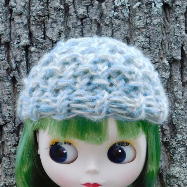 Bonnet de poupée tricoté bleu et beige - Chapeau de poupée tricoté à bord côtelé - OOAK - Convient à Blythe et Pullip