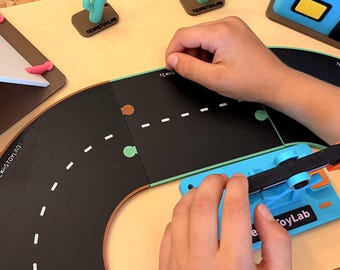 Minijuego de Texas: restaurante impreso en 3D, tienda de campaña, cactus y lupinos.