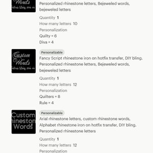 Może przedstawiać: Trzy obrazy personalizowanych liter z kryształk&oacute;w do prasowania na gorąco, do samodzielnych projekt&oacute;w. Pierwsze zdjęcie przedstawia tekst "Custom Words" w ozdobnym kroju pisma. Drugie zdjęcie przedstawia ten sam tekst w ozdobnym kroju pisma. Trzecie zdjęcie przedstawia tekst "Custom Rhinestone Words" w kroju pisma blokowego. Każde zdjęcie zawiera informacje o produkcie, takie jak ilość, liczba liter i opcje personalizacji.