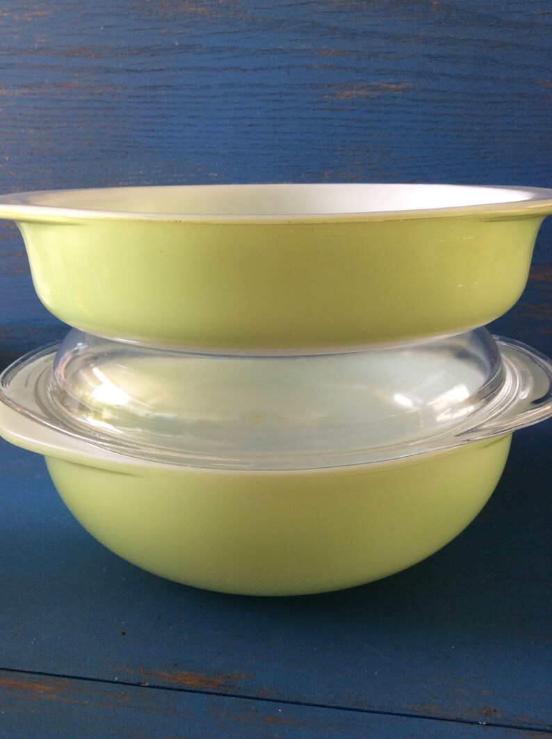 Pyrex Casserole and Cake Pan - Thumbnail 4