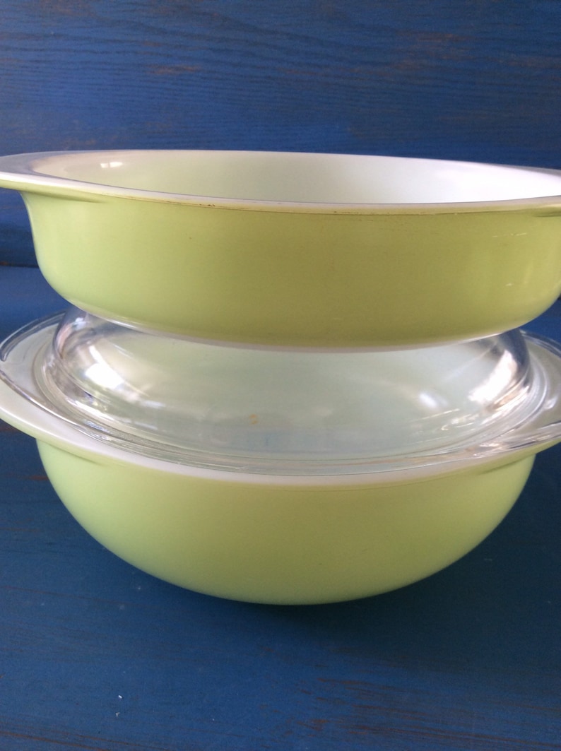 Pyrex Casserole and Cake Pan - Thumbnail 2