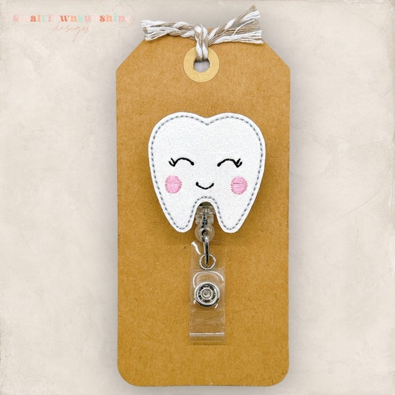 Smiling Tooth Shape Felt Badge Holder Cute Medical Retractable ID Badge  Reel Gift for Nurse/Doctor/Dentist/Medical Staff