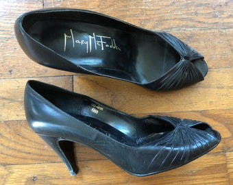 Vtg Mary McFadden Leather Peep Toe Pumps - US 6.5B