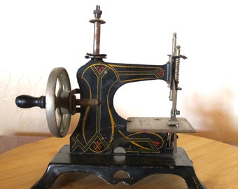 ビンテージ KAYANEE Sew Master おもちゃのミシン、動作する金属製