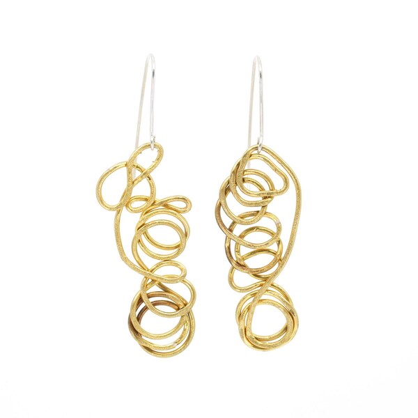 long dangling golden earrings in brass • modern • lightweight • made in France