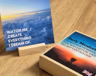 24 Motivationskarten auf Englisch, Mindset Karten, Schreibtischdeko, Geschenk Frau, Geschenk Mann, mit Holzaufsteller & Aufbewahrungsbox