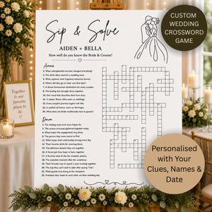 Puede incluir: Un letrero blanco de juego de crucigramas para bodas con el texto Sip & Solve, Aiden + Bella y How well do you know the Bride & Groom? El letrero incluye un dibujo lineal de una pareja, una cuadrícula de crucigrama y listas de pistas.