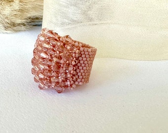 ANELLO A FASCIA, anello grande rosa con cristalli, anello romantico, elegante, regalo per lei, per donna, regalo perfetto