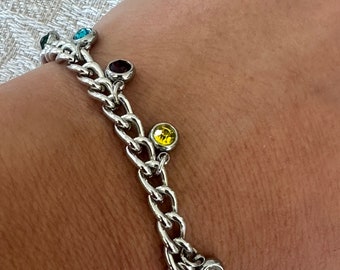 BRACCIALE CON CHARM COLORATI, regalo per ragazza, per donna, regalo fatto a mano, braccialetto romantico, idea regalo, braccialetto di tutti i giorni