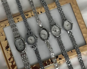Zilveren dameshorloge: roestvrijstalen armband, elegant quartz polshorloge