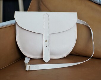 Handmade Leather Crossbody Sling Bag: Vegetable Tanned
