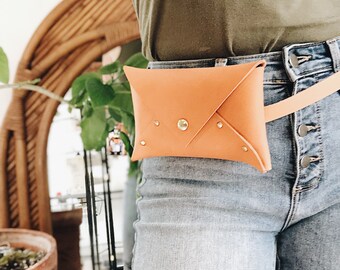 Fanny pack leather hip pouch Phone sling Leather bum bag Tan Fanny pack Leather Belt Bag