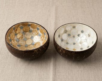 Tigela de concha natural com superfície de casca de coco S071 – Utensílios de mesa artesanais com inspiração costeira, decoração para casa inspirada em Bali.