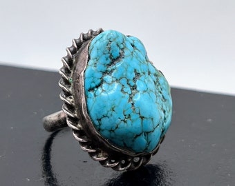 Outstanding Vintage Old Pawn Native American Diné (NAvajo) Silversmith Made Sterling Silver Large Turquoise Nugget Ring Hand Twisted Rope