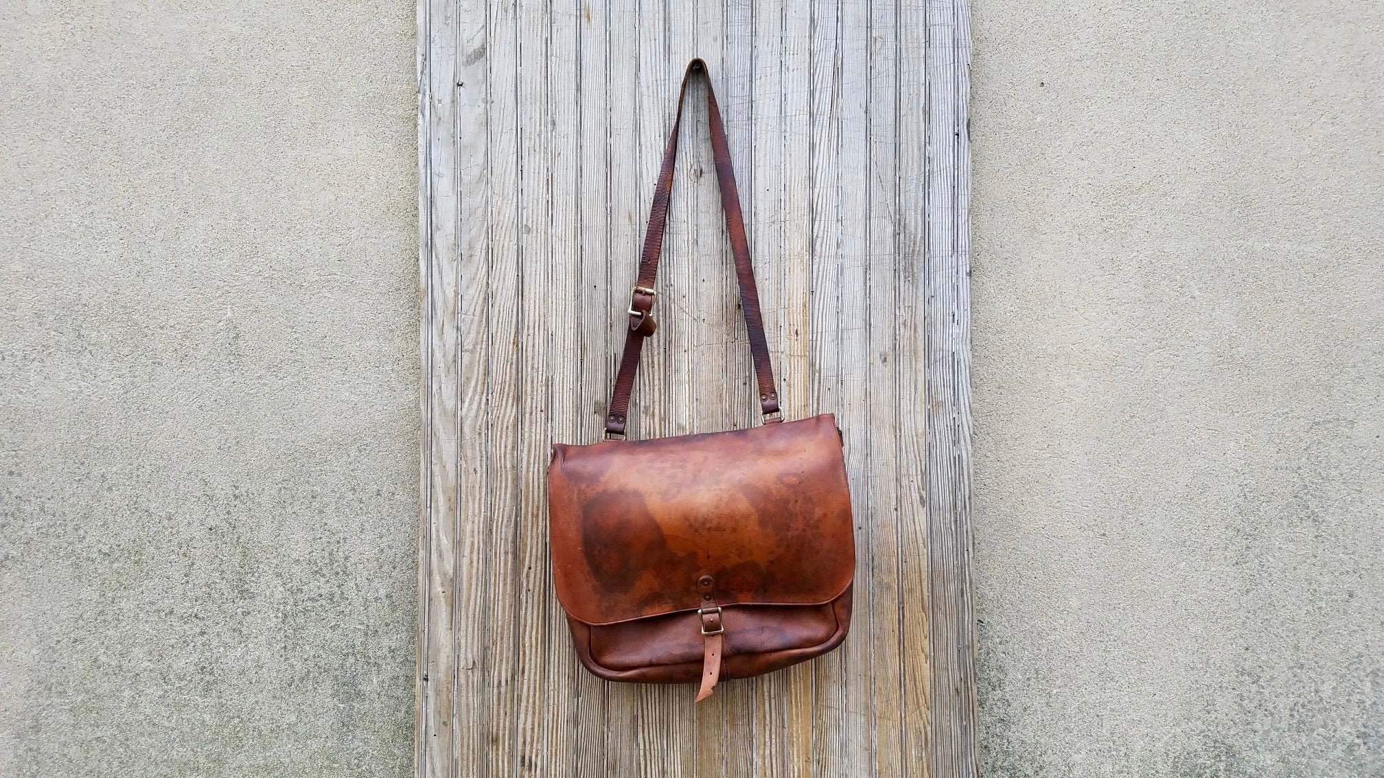 Vintage 1960s Leather USPS Mail Carrier Leather Shoulder Bag Vintage 1960s Leather USPS Mail Carrier Leather Shoulder Bag