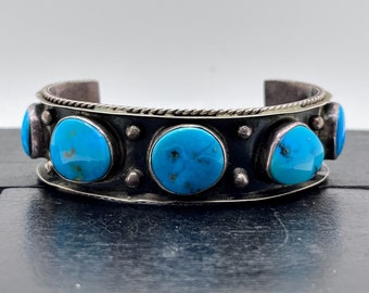 Vintage Dine' (Navajo)  Native American Sterling Silversmith Made Natural                      Kingman Turquoise Cabochons Cuff Bracelet