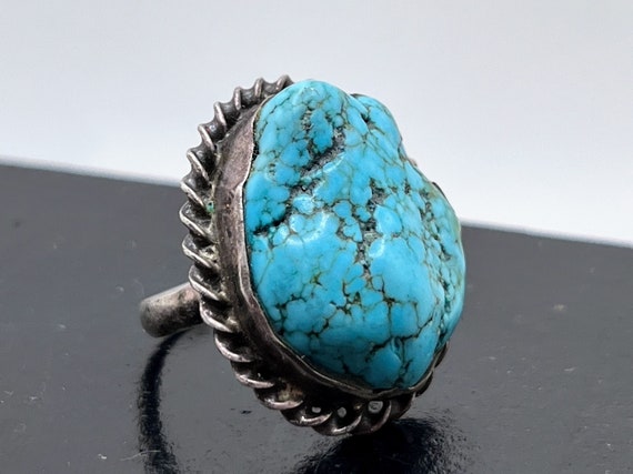 Outstanding Vintage Native American Navajo Old Kingman Turquoise Sterling Silver Ring Outstanding Vintage Native American Navajo Old Kingman Turquoise Sterling Silver Ring