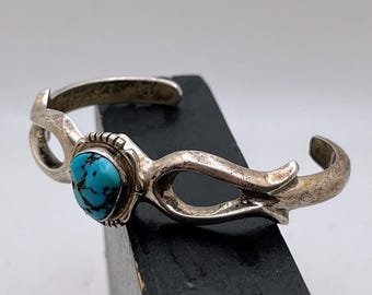 Outstanding Vintage Tufa Sand Cast Sterling Silver Kingman Nugget Turquoise Diné (Navajo) Silversmith Made Francis L. Begay Hand Carved Cuff
