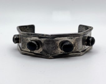 Vintage Dine' (Navajo)  Native American Sterling Silver Silversmith Made Octagonal Natural Onyx Sawtooth Bezel Cuff Bracelet