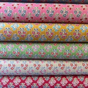 Tilda ‘Farm Flowers’ fabric from the Jubilee Range, cut to order and priced per fat quarter of a meter