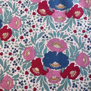 Tilda ‘Autumn Bouquet’ from the Jubilee range, cut to order, priced per Fat Quarter meter