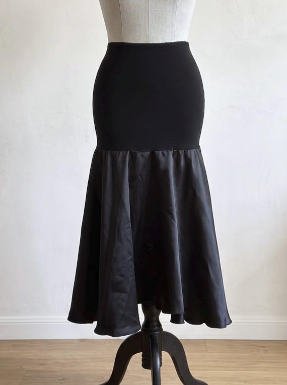 Roberto Cavalli, Vintage 90s Roberto Cavalli Silk Mermaid Skirt, Y2K Drop Waist Trumpet Midi, Made in Italy Black Ruffle Hem Designer Archive S