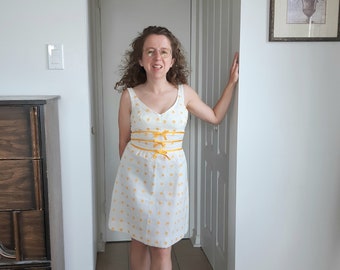 1960s Minidress. Yellow White Floral Dress.