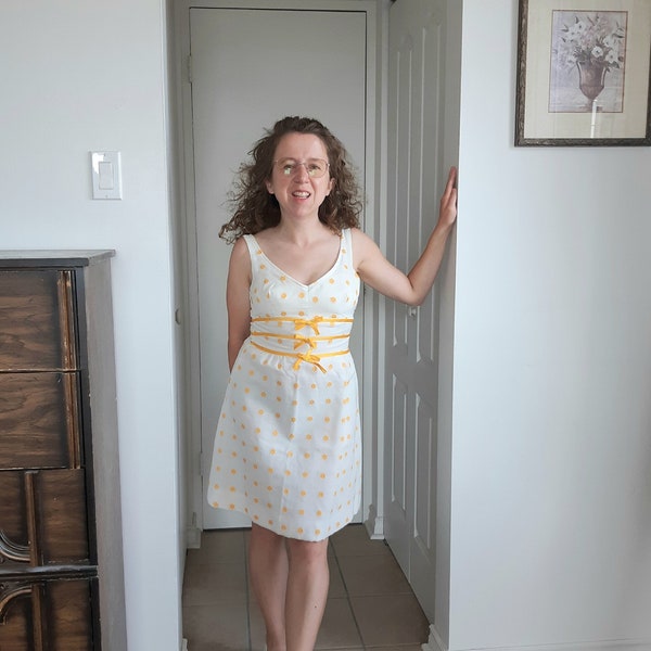 1960s Minidress. Yellow White Floral Dress.