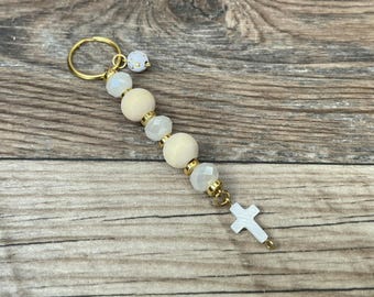 Elegant Cross keychain - Ideal Keepsake Gift For All Occasions