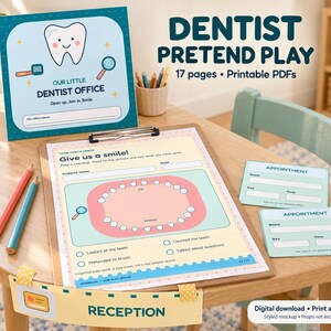 Op de afbeelding: Een tandarts rollenspelset met 17 printbare pagina's. De set bevat een bord met de tekst Our Little Dentist Office, een klembord met een tandcontroleformulier genaamd Give us a smile, twee afspraakkaarten en een receptiebordje.