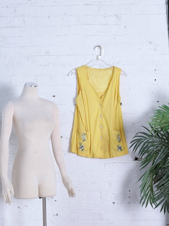 Daffodil Embroidered Vest Size Small