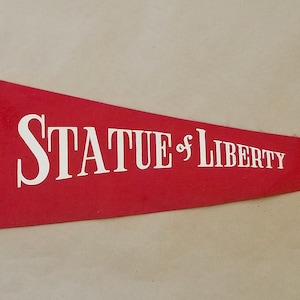 Vintage &#39;Statue Of Liberty&#39; New York City Manhattan USA Souvenir Travel Pennant