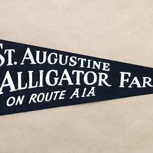 Vintage 'St Augustine Alligator Farm On Route A1A' Florida USA Travel Pennant