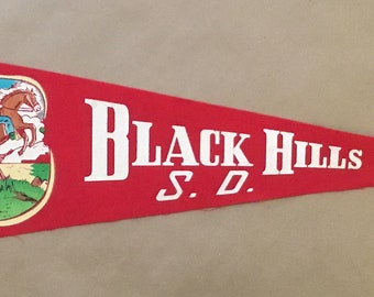 Vintage 'Black Hills SD' South Dakota USA Travel Souvenir Pennant