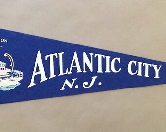 Vintage 'Atlantic City NJ, Convention Hall' New Jersey USA Souvenir Travel Pennant