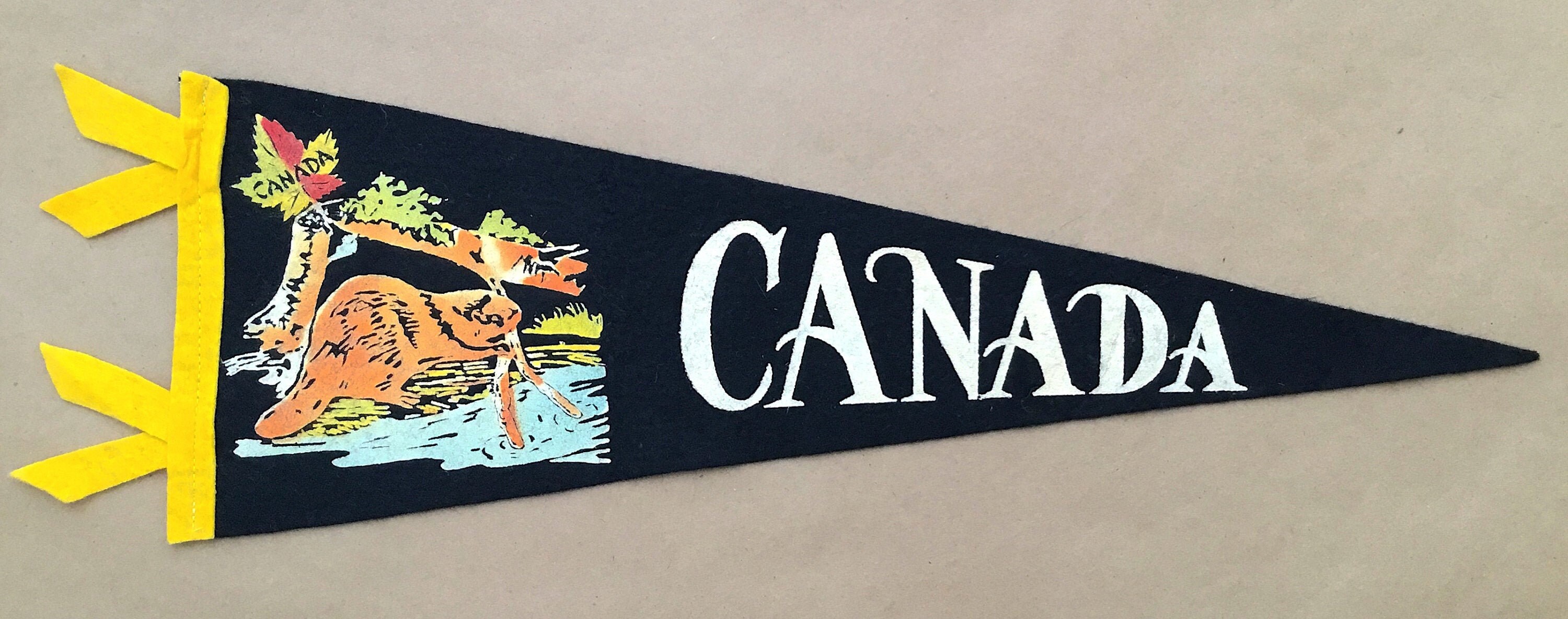 Vintage 'Canada' Maple Leaf Mini Souvenir Travel Pennant Souvenirs & Events Art & Collectibles