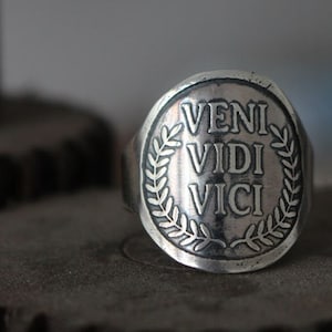 antiguo anillo de plata romana - cita - latín - anillo veni vidi vici - anillo de sello latino - Julio César - historia - VENI, VIDI, VICI