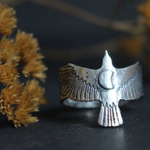 crow ring - bird - animal - sterling silver raven ring - black - wings - night - crescent moon ring - symbol - celtic - FOLLOW YOUR DESTINY